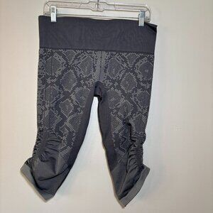 Lululemon In The‎ Flow Ruched Crop Leggings Snake Print, Size 10